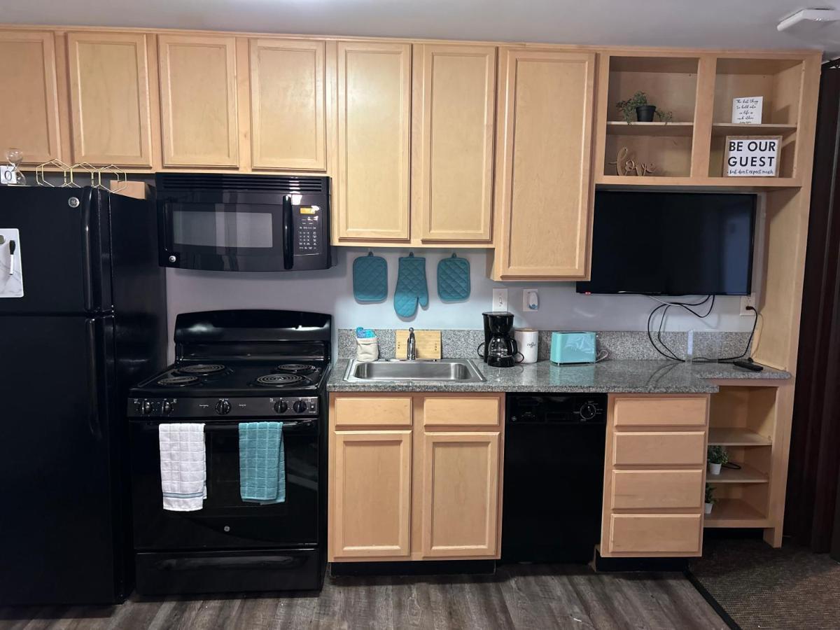Spooky Low Rate!! Downtown With Free Parking Apartment Индианаполис Екстериор снимка